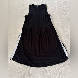 Simply Vera sleeveless dress with pockets